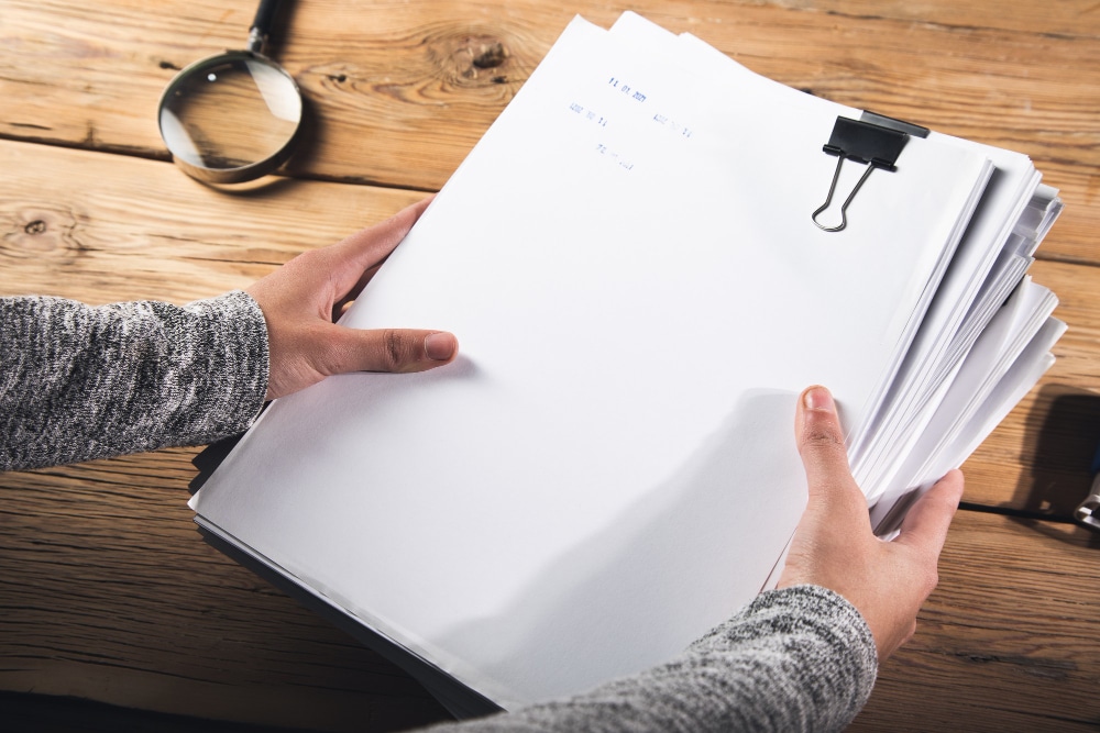 Kertas HVS untuk laporan audit manual